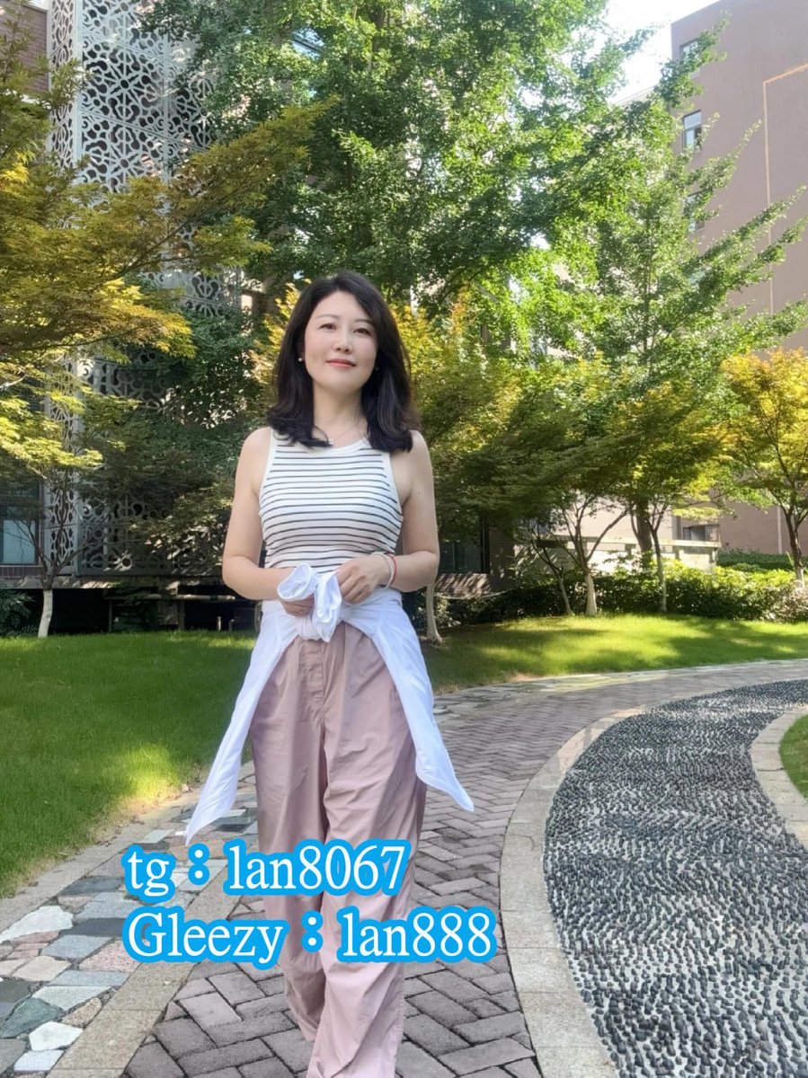 弱弱問一下 
163/49 D  
國文老師
會有人想約嗎？ https://t.co/Conz9LrAGc