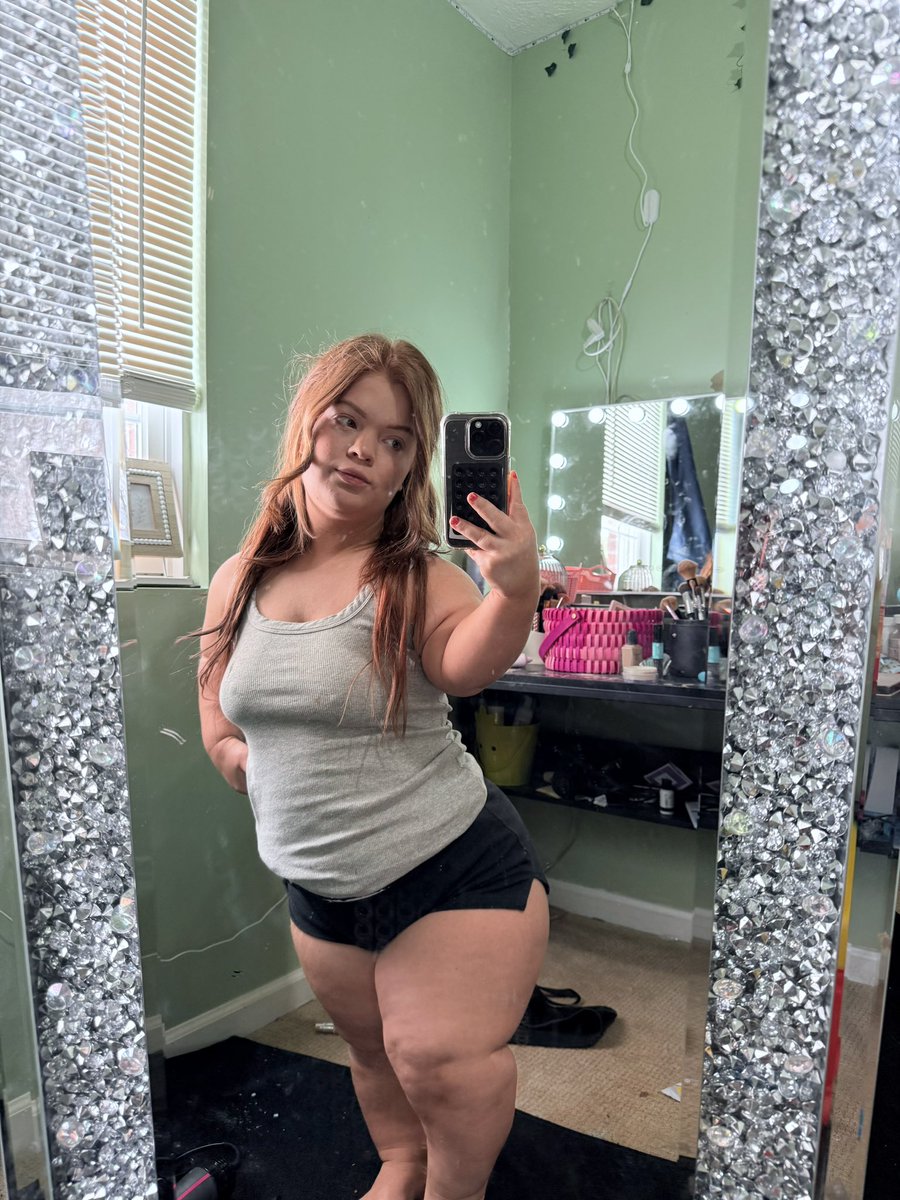 holly tweet media