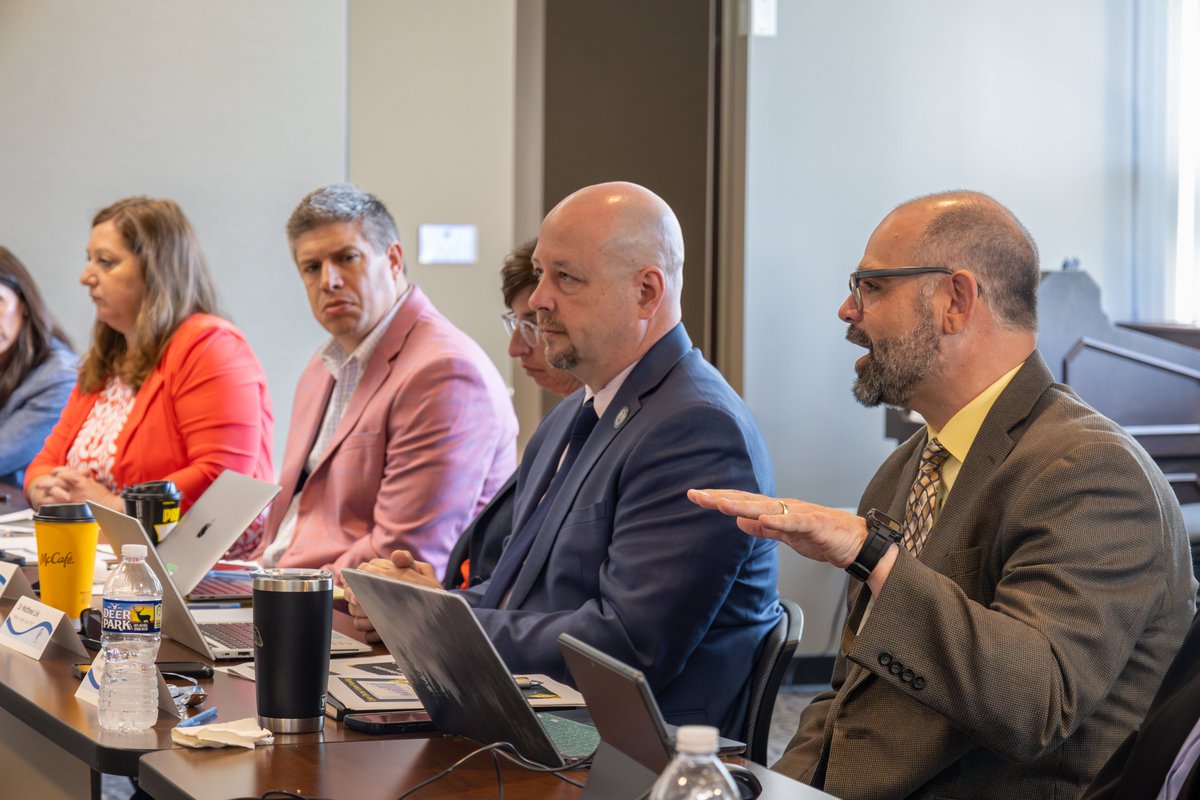 CLIU21's tweet photo. Working with our legislators in Harrisburg is incredibly important. Senators, representatives, and legislative aides sat down with our area school district superintendents and administrators to have deep discussions about problems facing public education.
#helpingchildrenlearn https://t.co/98CUZ7iHql