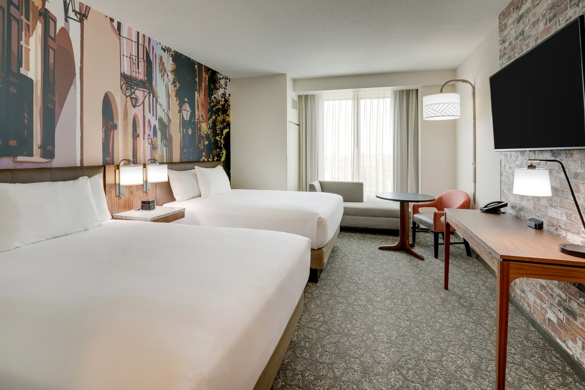 Step inside our newest hotel - the Drury Plaza Hotel North Charleston! Enjoy modern comfort and late-night dining with easy access to historic downtown Charleston. Book now: bit.ly/4fhG5aJ