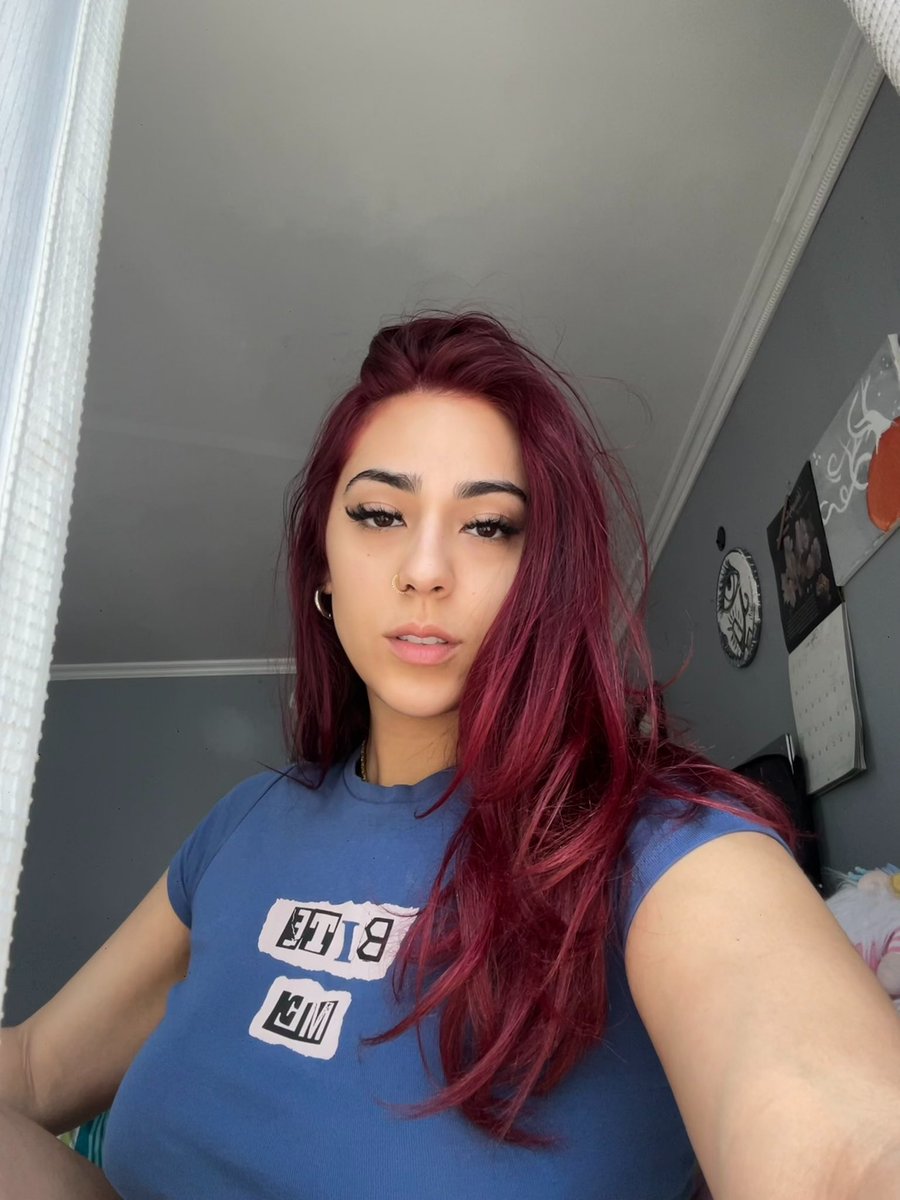 Spookygal__'s tweet photo. hey chat. Long time no see 😘 https://t.co/jxanpjJogT