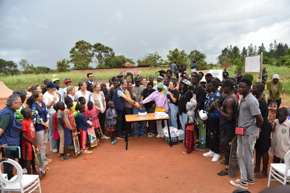 EU in Uganda (@euinug) on Twitter photo Our🚴♂️🇪🇺 EU Ambassadors made a 3rd Stop today at the Gulu Skate Park & witnessed how this vibrant youth hub is fostering creativity, healing & empowerment for Gulu’s next generation.
Our Member State <a href="/FrenchEmbassyUg/">France in Uganda 🇫🇷🇺🇬</a> is actively supporting skateboarding in 🇺🇬.
#EUHoMsinGulu Our🚴♂️🇪🇺 EU Ambassadors made a 3rd Stop today at the Gulu Skate Park & witnessed how this vibrant youth hub is fostering creativity, healing & empowerment for Gulu’s next generation.
Our Member State <a href="/FrenchEmbassyUg/">France in Uganda 🇫🇷🇺🇬</a> is actively supporting skateboarding in 🇺🇬.
#EUHoMsinGulu