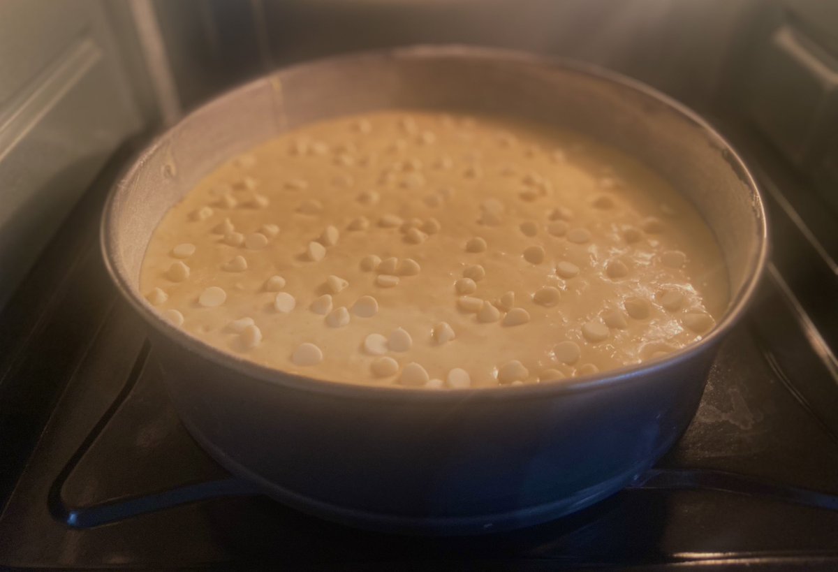 DiavoloAssEater's tweet photo. baking an orange cake for my son’s birthday! he’s so excited ha! 😊🩷#bestparentever #ilovemykids #birthdayboy https://t.co/raOw043u3o
