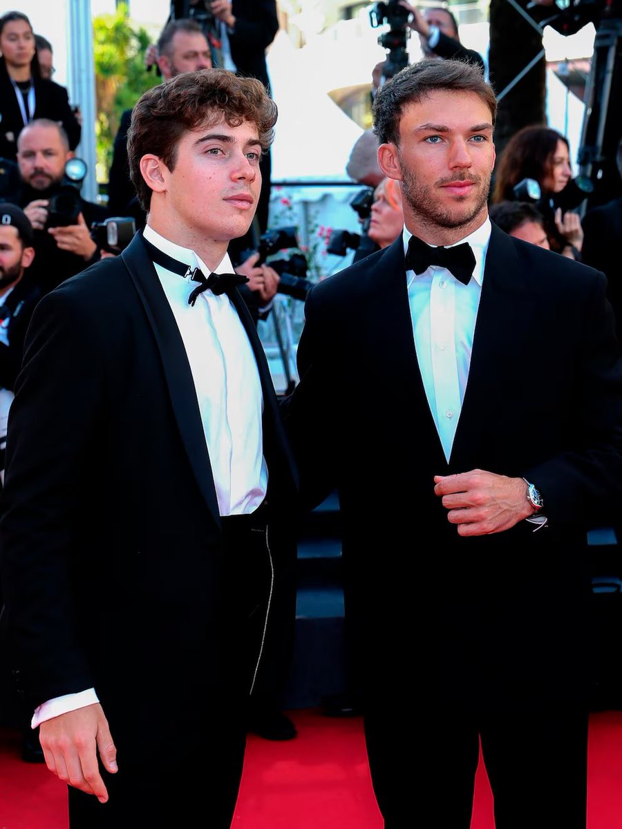 RobertGayol's tweet photo. Chicos Famosos de Paseo. Modo F1. Sueltos en Cannes. Team Alpine presente en el tradicional evento de cine que se desarrolla en Francia. Debut de smoking y moño para Franco Colapinto y el local Pierre Gasly⭐️⭐️
#Cannes2025 #TeamAlpine #PierreGasly #francolapinto https://t.co/uBzvBRRbJH