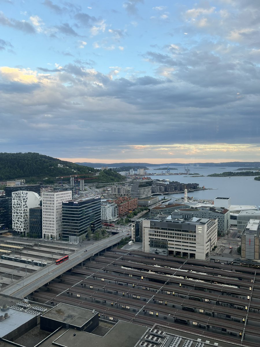 richardquest's tweet photo. Gosh I’m #oslo it’s 21:25 and sun setting. So lovely to be back up north in Norway https://t.co/SYCx4PDaMX