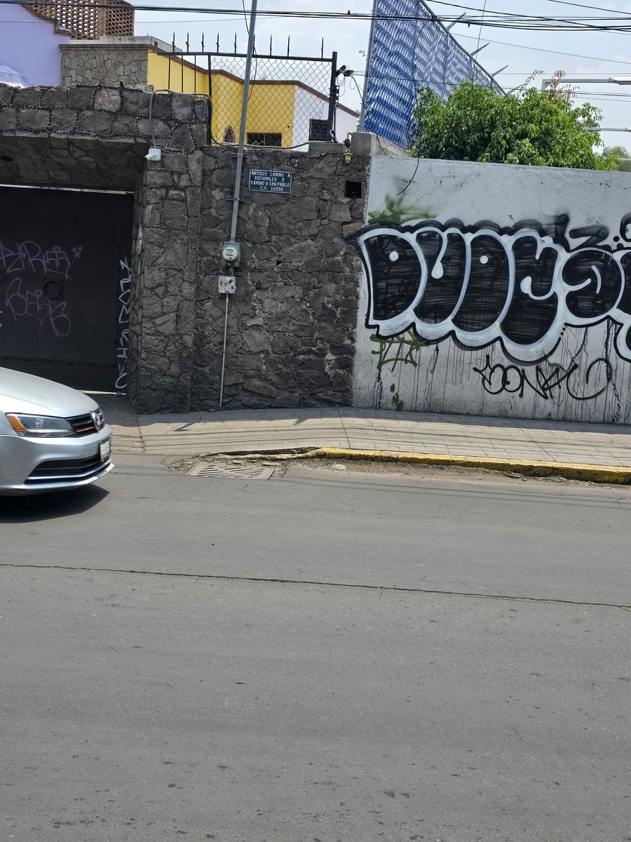 <a href="/Telmex/">Teléfonos de México</a> se les pide dr la manera mas atenta tapar el registro que lleva un par de semanas asi en <a href="/En_Xochimilco/">Xochimilco CDMX</a> la Noria