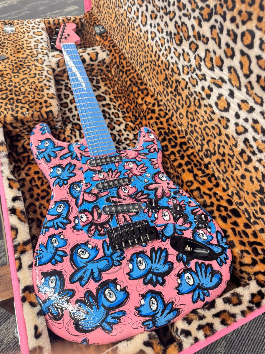 Loes van Delft tweet media