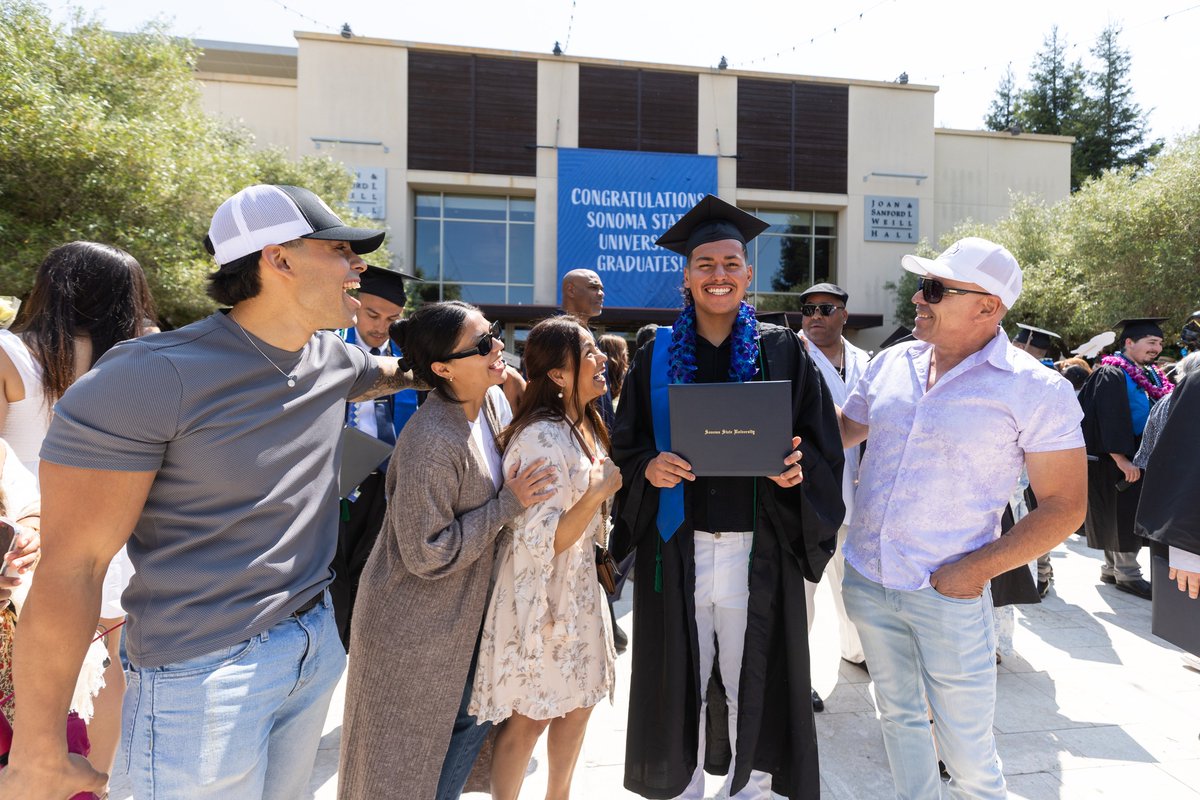 SSU_1961's tweet image. Big CONGRATULATIONS to all of our amazing graduates! 
We’re still reliving the unforgettable moments from this past weekend from joyful cheers and warm hugs to tassels turned and dreams launched. 
We enjoyed celebrating all that you’ve accomplished!