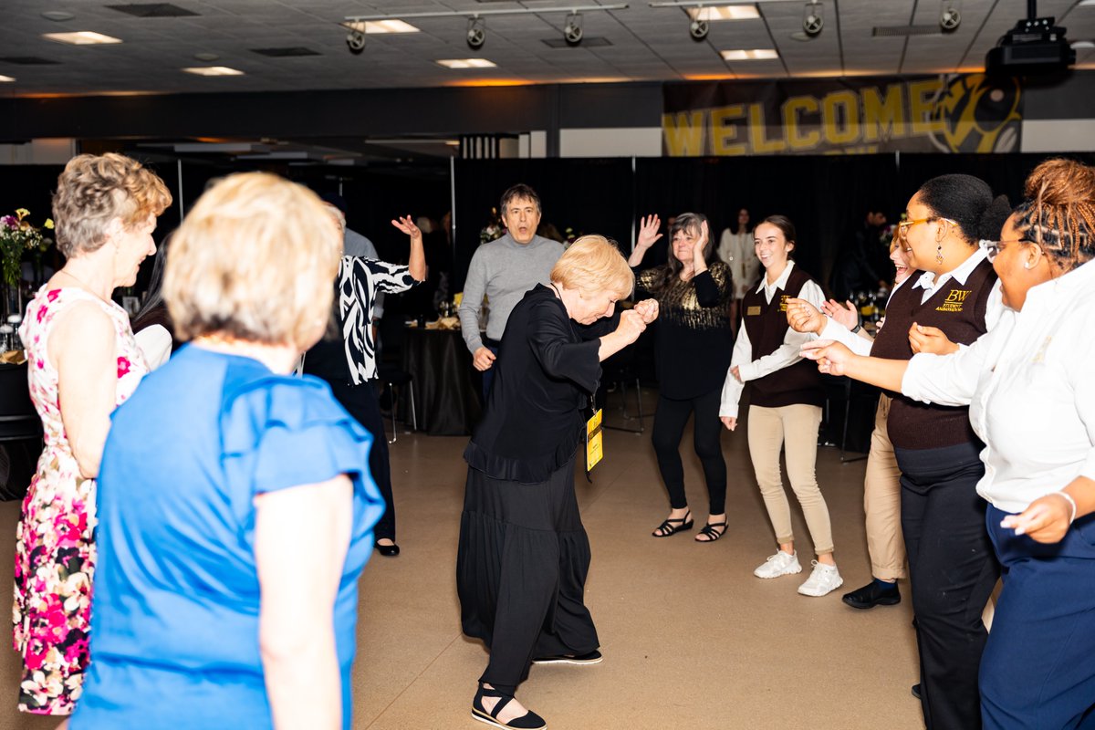 BW pride was in full force at Alumni Weekend! 🐝Milestone reunions for the Classes of 1975, 1985, 2000 and 2015 brought generations of Yellow Jackets together. Check out more photos from the events here: flic.kr/s/aHBqjCeZig #YJ4L