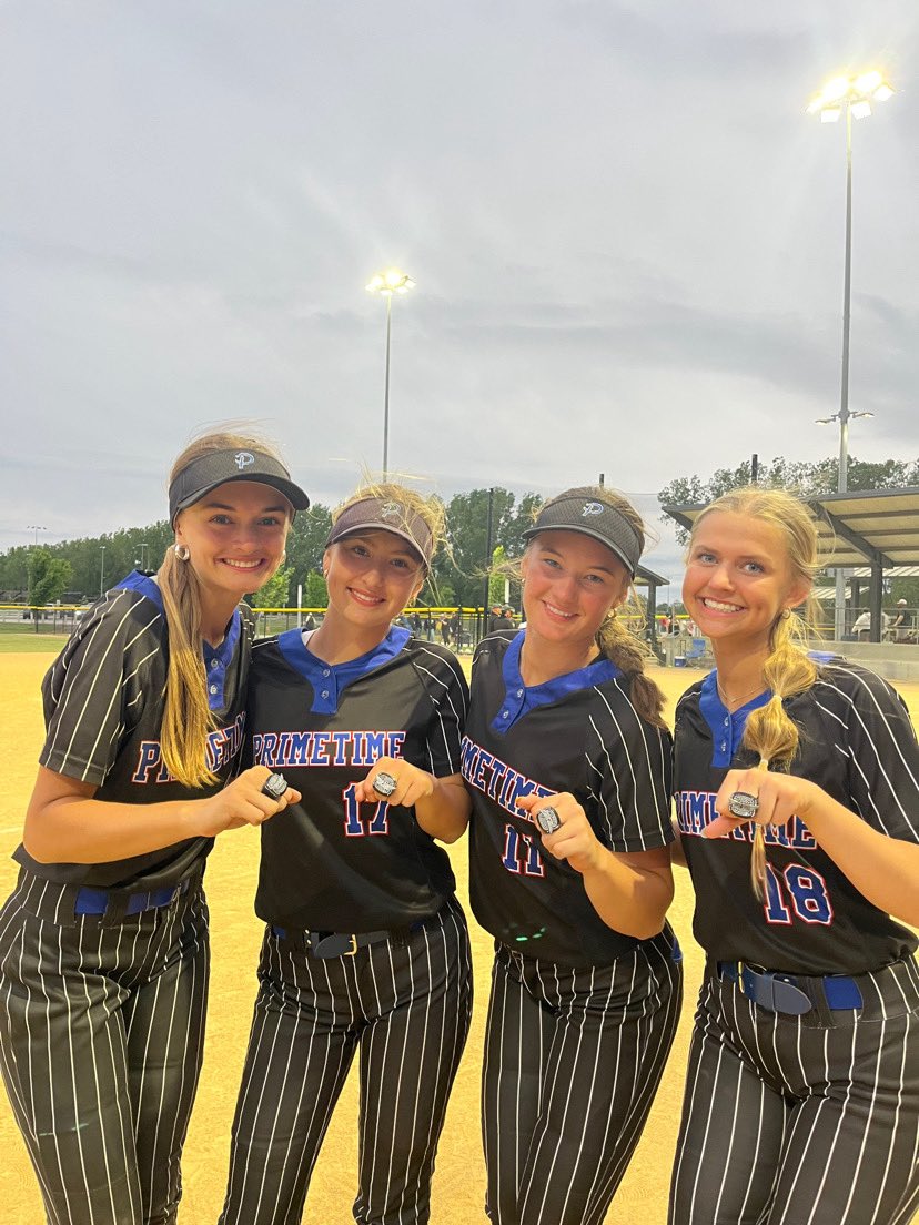 EmmaKauffman15's tweet photo. PGF tournament finalists! Love this team! Overall, we went 6-1 on the weekend just barely coming up short in extra innings in the championship game.
I played well hitting consistent singles at the plate and zero errors. #GoPrimetime https://t.co/A7JiTgIzhO