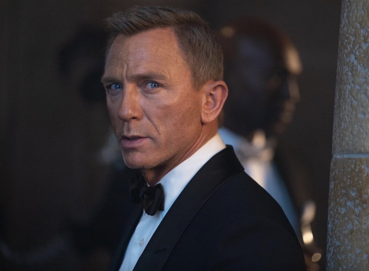DiscussingFilm's tweet photo. Cillian Murphy and Daniel Craig are in talks to star in a prison drama with Damien Chazelle set to direct.

(Source: Deadline) https://t.co/9jiO0FxHpV