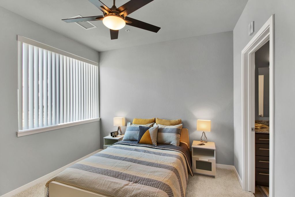 🏡 Find your perfect fit at VerraWest!

From cozy one-bedrooms to spacious two (and even three) bedroom units, our variety of thoughtfully designed floor plans offers something for every lifestyle. 

✨ Tour today and discover your next home in Longmont!