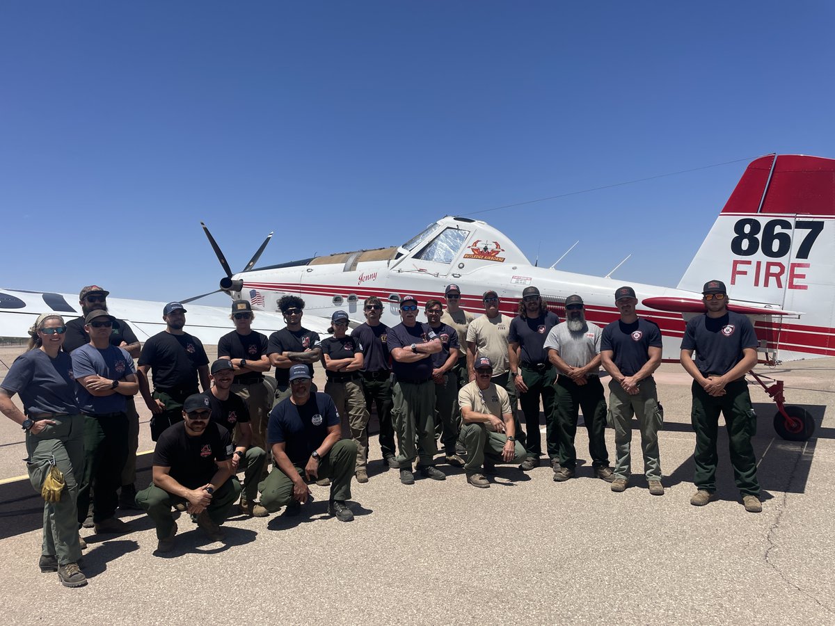 azstateforestry's tweet photo. Arizona Forestry stages two task forces of engines in central & southern AZ to provide for IA response as activity picks up.
πThe agency tapped into the Great Plains Interstate Compact for one of the TFs. That TF - out of Utah is in Arizona & staged at the department's Tucson office.
πThe other TF - made up of local cooperators is stationed at Arizona Forestry's Phoenix-area station.
Both TFs will provide for IA response w/n their areas & across the state should conditions warrant.
Last year, @GovernorHobbs signed HB 2751 into effect allowing Arizona to enter into the Great Plains Interstate Compact. Now Arizona Forestry can bypass the federal wildland resource ordering system & go direct with states in the compact for equipment & overhead needs. Compact states inc. NM, CO, KS, NE, ND, SD, UT, WY & Province of Saskatchewan.
π·: L-R: Utah Task Force at Marana SEAT base & Phoenix-area TF
