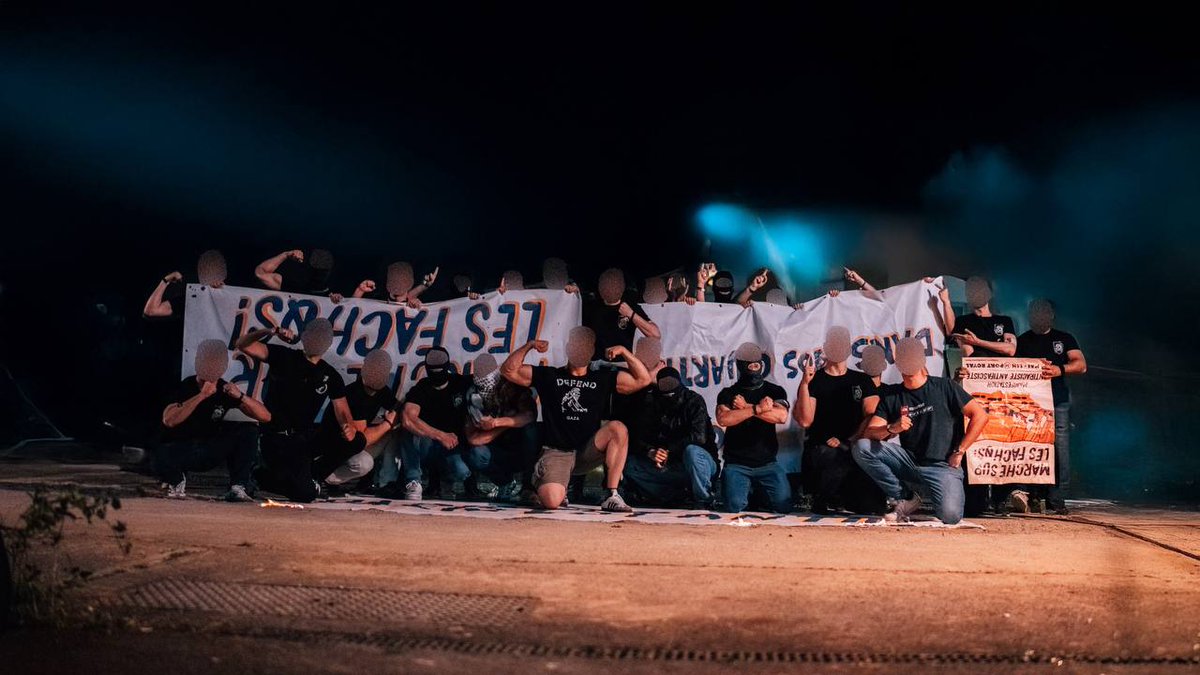MediaEuropeen's tweet photo. Paris 🇫🇷

Mob des Hussards Paris en marge d’une AG antifa. Rafle collective du matériel de leur manifestation contre le C9M de samedi dernier.

Paris est à nous !

#Paris #Hussards #Antifa #C9M https://t.co/Hr1oQy9FXI