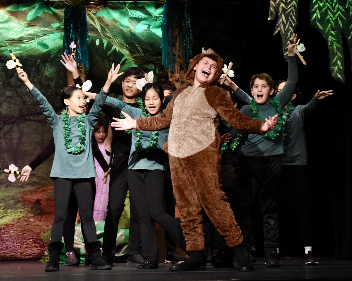 BASISIndMcLean's tweet image. 🌿Jungle Book Kids, presented by the Grades 5–6 Drama Club and directed by Ms. Glanzer, concluded successfully last week! 🦧Bravo to everyone’s dedication to bringing this musical adventure to life! 👏
.
.
.
#schoolperformance #drama #theaterkids #primaryschool #community #bim