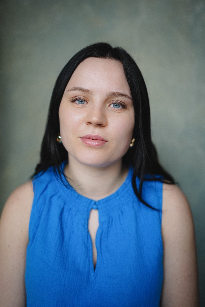 NeveLofthouse's tweet photo. my new headshots! what do people think? ive gone to the dark side! thank you @vrcstudios! https://t.co/xTmkcBtP9n