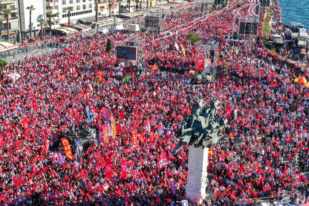 yenipartizmiril's tweet photo. Teşekkürler İzmir, iyi ki varsın İzmir! 🇹🇷🫶🏻 https://t.co/o4nj9XSyd3