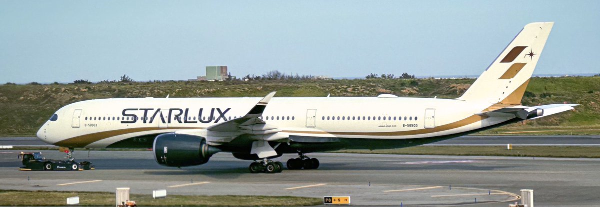 IshrionA's tweet photo. Phoenix (PHX) is set to gain nonstop flights to Asia❗️

Starlux Airlines intends to launch a new route from Taipei (TPE) to Phoenix (PHX) starting February 2026.

Flights are planned to operate 3x weekly using the A350-900 according to Phoenix Mayor Kate Gallego.

Thanks to @LandenKiser for the heads up.