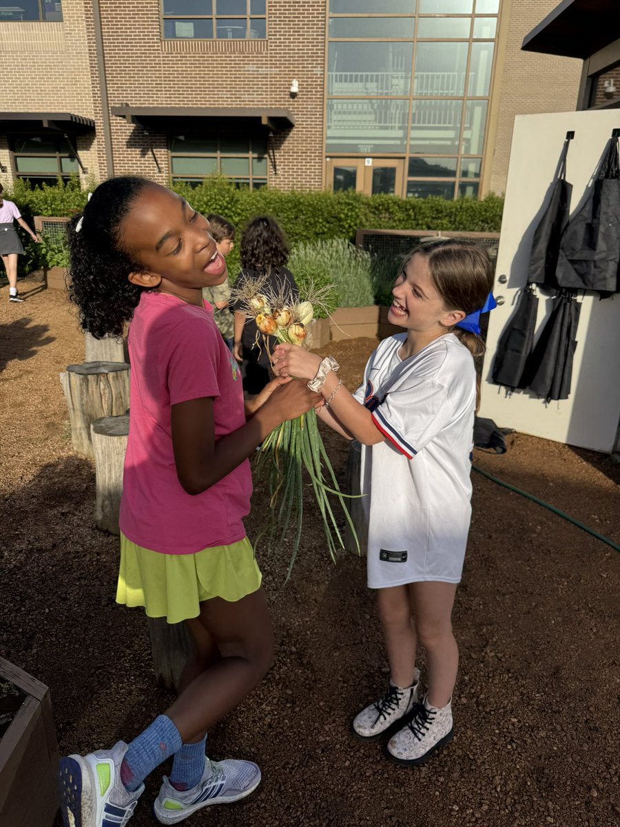 Last sunrise garden with  amazing GTLEADers  <a href="/canSTEM/">Cannon Cubs</a> <a href="/GCISD/">Grapevine-Colleyville ISD</a> <a href="/mmgable1/">Melanie Gable</a> <a href="/cannonstem5th/">Cannon Elementary 5th Grade</a>  #BeCannonProud