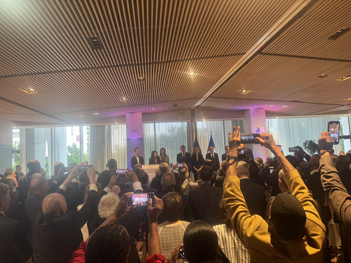 Ludovic Royé (@ludovicroye) on Twitter photo Une soirée républicaine haute en couleurs !!! 🇫🇷🇫🇷🇫🇷
Très heureux d’avoir participé à l’élévation au grade d’Officier de l’Ordre national du mérite de <a href="/karampatrick/">Patrick Karam</a> !!! 🙏🙏🙏
Ce fut la mise à l’honneur d’un homme combatif, engagé et loyal qui sert chaque jour le sport et la Une soirée républicaine haute en couleurs !!! 🇫🇷🇫🇷🇫🇷
Très heureux d’avoir participé à l’élévation au grade d’Officier de l’Ordre national du mérite de <a href="/karampatrick/">Patrick Karam</a> !!! 🙏🙏🙏
Ce fut la mise à l’honneur d’un homme combatif, engagé et loyal qui sert chaque jour le sport et la