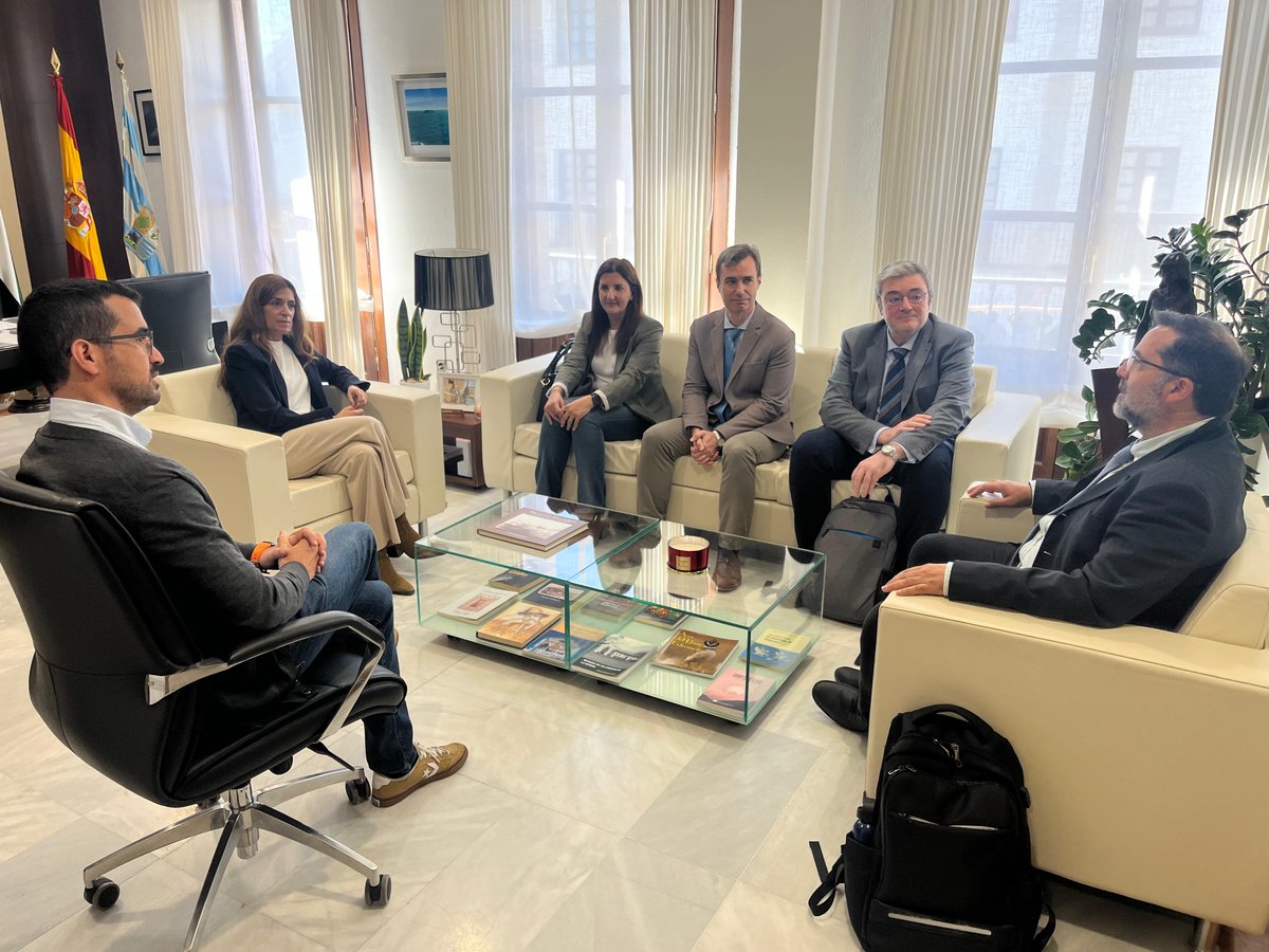 Escuela Politécnica CC (@epcc_unex) on Twitter photo 🗞️La EPCC de la <a href="/infouex/">UEx</a> se reúne con el <a href="/aytovvaserena/">Ayuntamiento de Villanueva de la Serena (Badajoz)</a> para explorar nuevas vías de colaboración, especialmente en torno a los retos emergentes en #ciberseguridad e #IA. Estas áreas son clave para el desarrollo de ciudades más seguras, inteligentes y eficientes. 🗞️La EPCC de la <a href="/infouex/">UEx</a> se reúne con el <a href="/aytovvaserena/">Ayuntamiento de Villanueva de la Serena (Badajoz)</a> para explorar nuevas vías de colaboración, especialmente en torno a los retos emergentes en #ciberseguridad e #IA. Estas áreas son clave para el desarrollo de ciudades más seguras, inteligentes y eficientes.