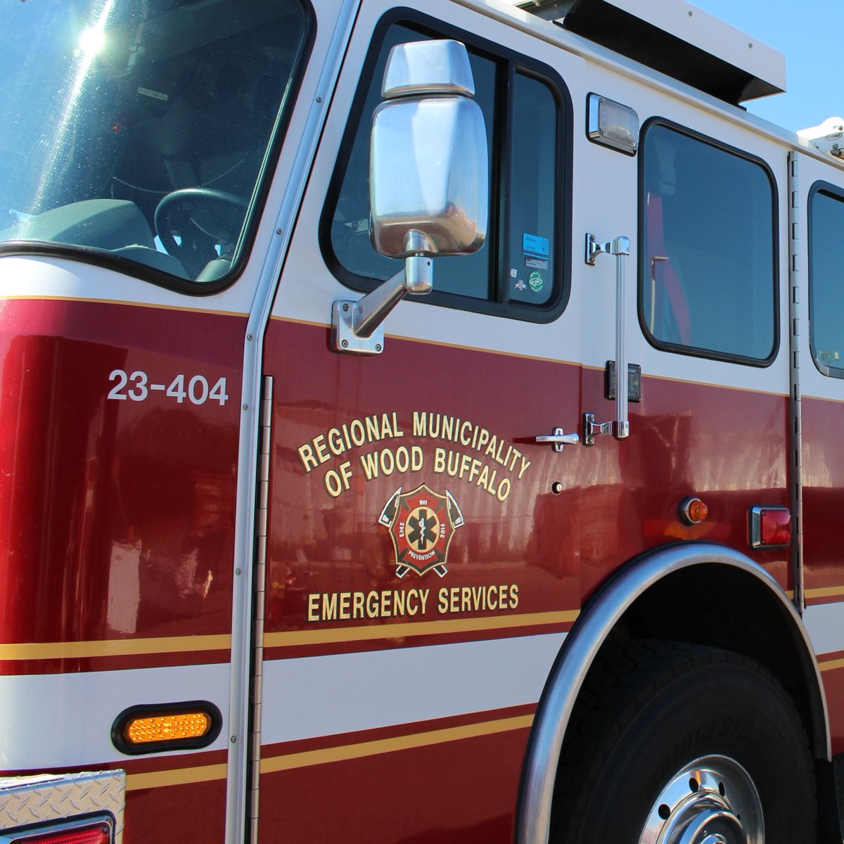 FM_EmergService's tweet image. Fort McMurray firefighters responded to an illegal fire in Abasand at the site of a former oil sands plant on Sunday night, May 18. Everyone is reminded that open-air fires are prohibited in #ymm. Read the incident report for details: ow.ly/X6c650VVXBB