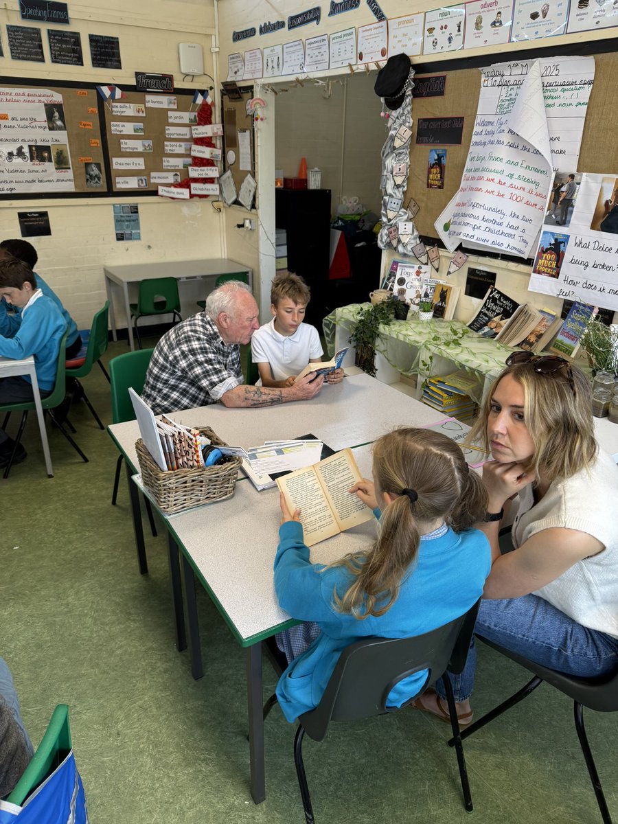 It was fantastic to see so many adults at our Stay and Learn reading sessions across all classes today 😍 The children loved demonstrating their prosody skills, as well as reading and practising phonics with their adults 📚