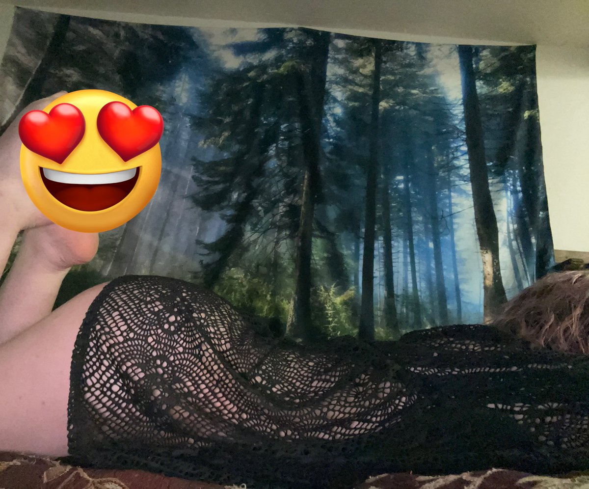 Trixyanne1985's tweet photo. Your welcome you know what to do to see my soles lol https://t.co/lSMnHsxwhj