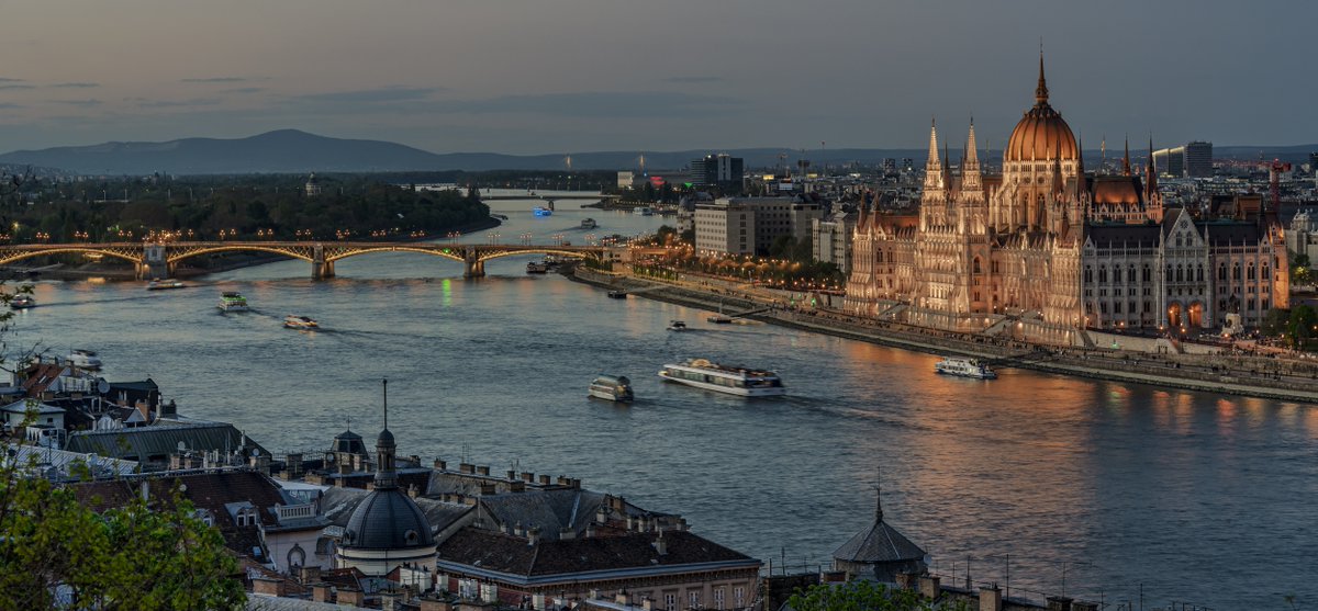 Some things are simply irreplaceable. We might be biased, but the panorama of Budapest will always hold a special place in our hearts — to us, it's the most beautiful city in the world! 🌆🤍

#visithungary #hungary #budapest
