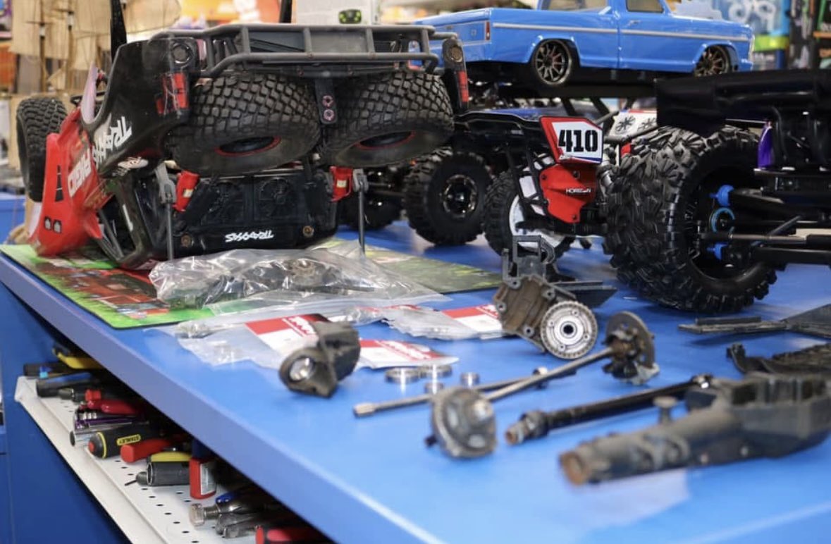 Need help with an rc repair? 🛠️
Our hobby experts are here and happy to help! 
• Nitro Engine break in
• Nitro Engine tune up 
• Soldering
• Battery/Charger diagnosis 
• Battery/Charger testing 
• Traxxas Power Up Program