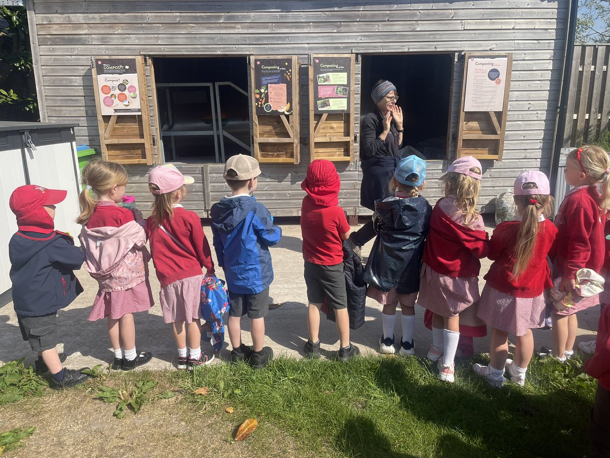 Team Robins had a wonderful day exploring Ness Gardens today as an end of term celebration for their growing project #eyfs #utw