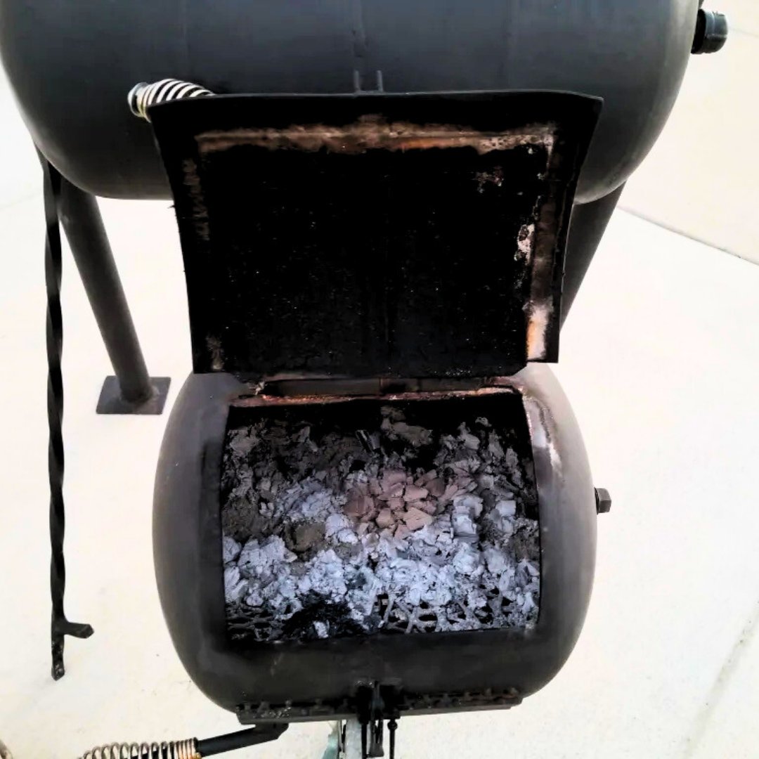 forneyind's tweet image. 🔥 Backyard BBQ season is heating up—build your own wood-burning smoker just in time for summer! All you need is a Forney Easy Weld and some DIY grit!
👉 Read the full how-to blog and get started: ow.ly/r3Ts50VVNh9
#forneyind #DIYBBQ #backyardprojects #smokergrill