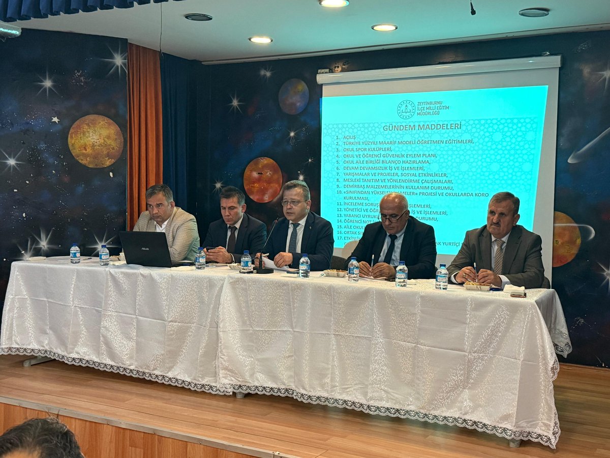 abdulhakoo's tweet photo. İlçemizdeki Eğitim Kurumları Müdürler Toplantısı, İlçe Müdürümüz Sayın İsmail Çetinkaya ve Şube Müdürlerimizin katılımıyla okulumuz konferans salonunda yapıldı. @FARUKFA @zeytinburnumem @istanbulilmem @tcmeb https://t.co/UlMpU0BvBj