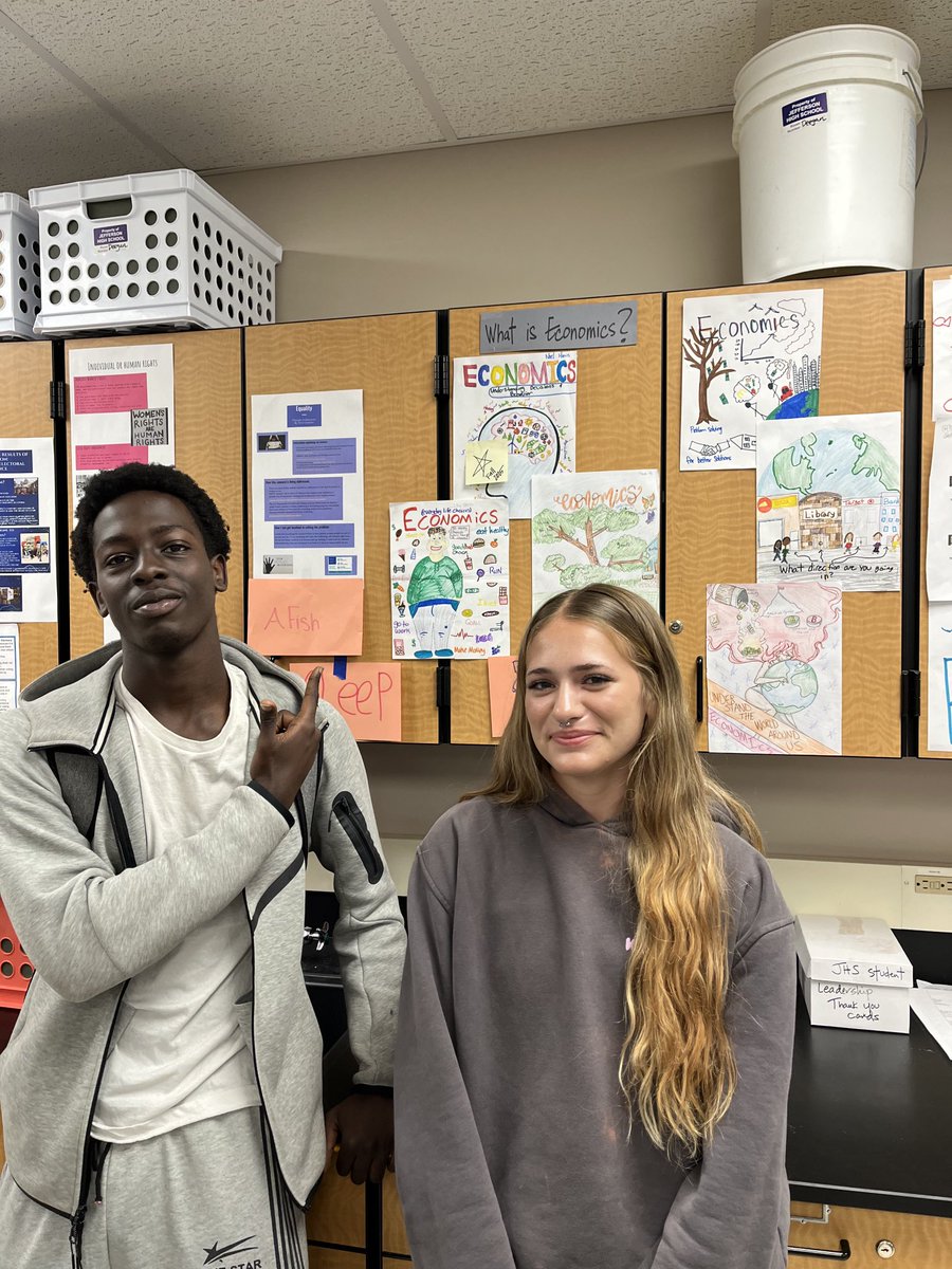 I am loving this new Econ tradition!  Noor, whose design graced the Sping course packs, selected Noel’s Econ book cover for the Fall 2025 Econ course packs. Congrats Noel! 📚📚