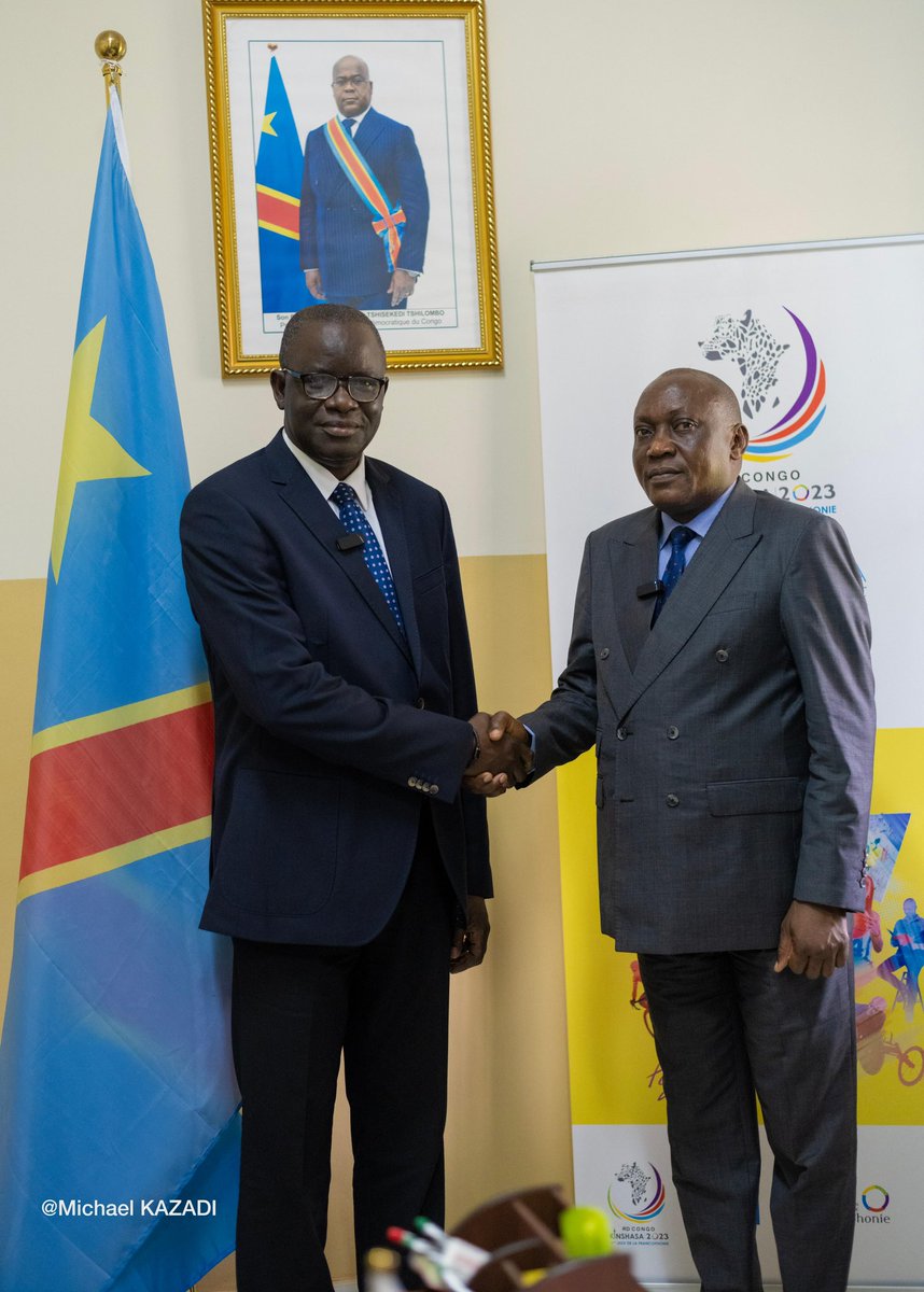 IsidoreKwandja's tweet photo. KINSHASA VA ACCUEILLIR LE CHAMPIONNAT D’AFRIQUE DE LUTTE EN 2026

Ce mardi 20 mai 2025, j’ai eu l’honneur de recevoir dans mon bureau, le Président de la Fédération congolaise de luttes associées (FECOLUTTA), Monsieur Éric Kinzambi, qui est venu m’annoncer la bonne nouvelle que la République démocratique du Congo a été désignée pays hôte du 41e Championnat d'Afrique de lutte prévu en 2026. 
Le Président de la FECOLUTTA est venu, par la même occasion, solliciter notre accompagnement pour assurer le succès de l’organisation de cette 41e édition du Championnat d’Afrique de lutte dans notre pays.

Le choix de la RDC a été motivé, entre autres, par la bonne organisation des IXes Jeux de la Francophonie, sous le leadership du Président Félix Tshisekedi, qui ont laissés suffisamment d’infrastructures sportives capables d’accueillir cette compétition africaine.

L'annonce de la candidature de la RDC a été faite lors de l'Assemblée générale de l'Union africaine de lutte (UWW-Africa) qui s’est tenue le 5 mai 2025, juste après la clôture de la 40e édition du Championnat d’Afrique de lutte qui s’est déroulée du 28 avril au 4 mai 2025 à Casablanca, au Maroc.

Il y a lieu de noter que nos Léopards de Lutte ont remporté 17 médailles (4🥇, 2🥈, 11🥉) et se sont classés troisième au 40e Championnat d’Afrique de Luttes Associées. Les lutteurs congolais qui sont en train de monter en puissance, ont toutes les raisons d’accueillir cette fois-ci le Championnat à domicile.
IKN