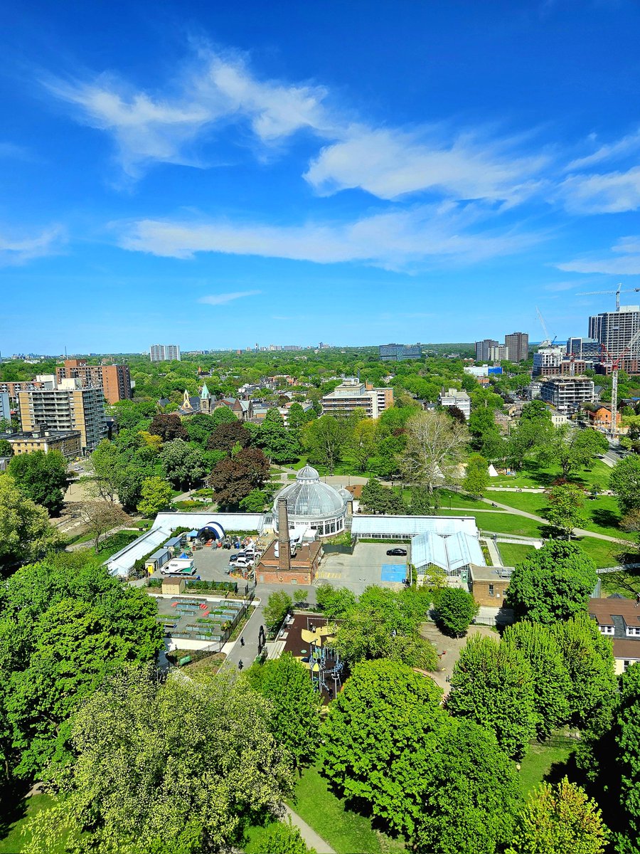 liskeard1's tweet photo. π¨π¦ππΊπΈππIf you're gonna look up, ya may as well look way up! Am I right? Hello, from up up uplifting skies in downtown Toronto! I'm still watching hockey, btw! IIHF. Go, Canada!
Still love #MyLeafs, btw!
I had yogurt instead of cookies! I may need to seek counseling! π₯΄π https://t.co/v1qfAjhwoJ