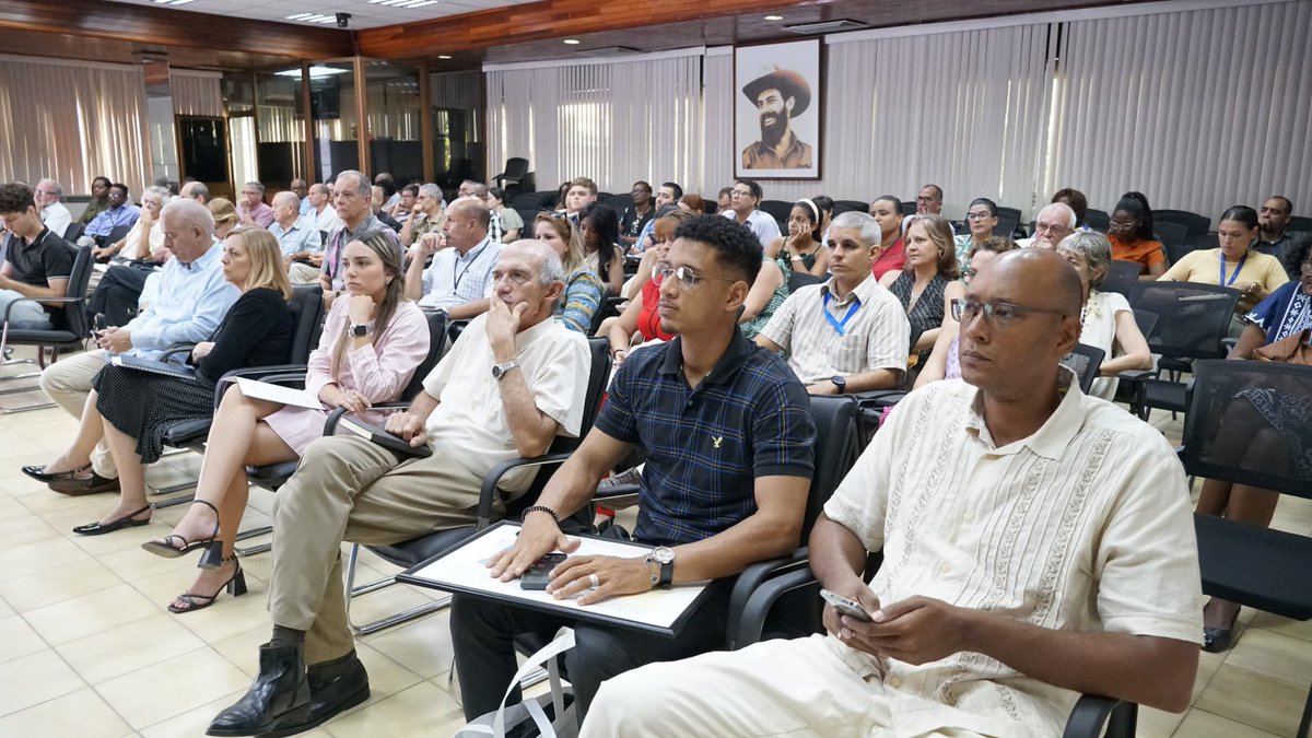 Concluyó I Jornada Científica de <a href="/CubaMINREX/">Cancillería de Cuba</a>, importante espacio de intercambio académico para política exterior de #Cuba.

Felicitamos a los participantes, premiados y al Comité Organizador. Los exhortamos a continuar aportando conocimientos a nuestra #DiplomaciaRevolucionaria.