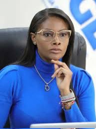 iderst's tweet image. Estimada Diana Salazar Fiscal del Estado Gracias por se un profesional recta y honrada en sus funciones Y un ejemplo como mujer Vaya para usted un largo aplauso de agradecimiento 👏👏👏👏