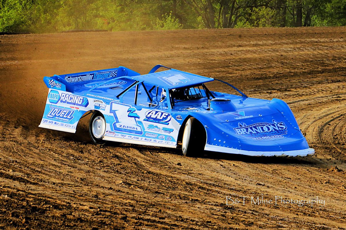 ULMSLateModels's tweet photo. Logan Zarin is seeking his second ever United Late Model Series Victory!
Can the #ULMS โ๐๐ฅ๐ข๐ญ๐ ๐๐ซ๐ข๐ฏ๐๐ซโ find it Saturday night at @The_Bullring for the โ๐๐๐ญ๐ก ๐๐ง๐ง๐ฎ๐๐ฅ ๐๐จ๐ฉ๐ฅ๐๐ฌ๐ฌ ๐๐๐ซ๐ฅ ๐๐ข๐ฅ๐ฅ ๐๐๐ฆ๐จ๐ซ๐ข๐๐ฅโ?
More on #ULMS at https://t.co/cyj88goT2V https://t.co/T271GfBjvd