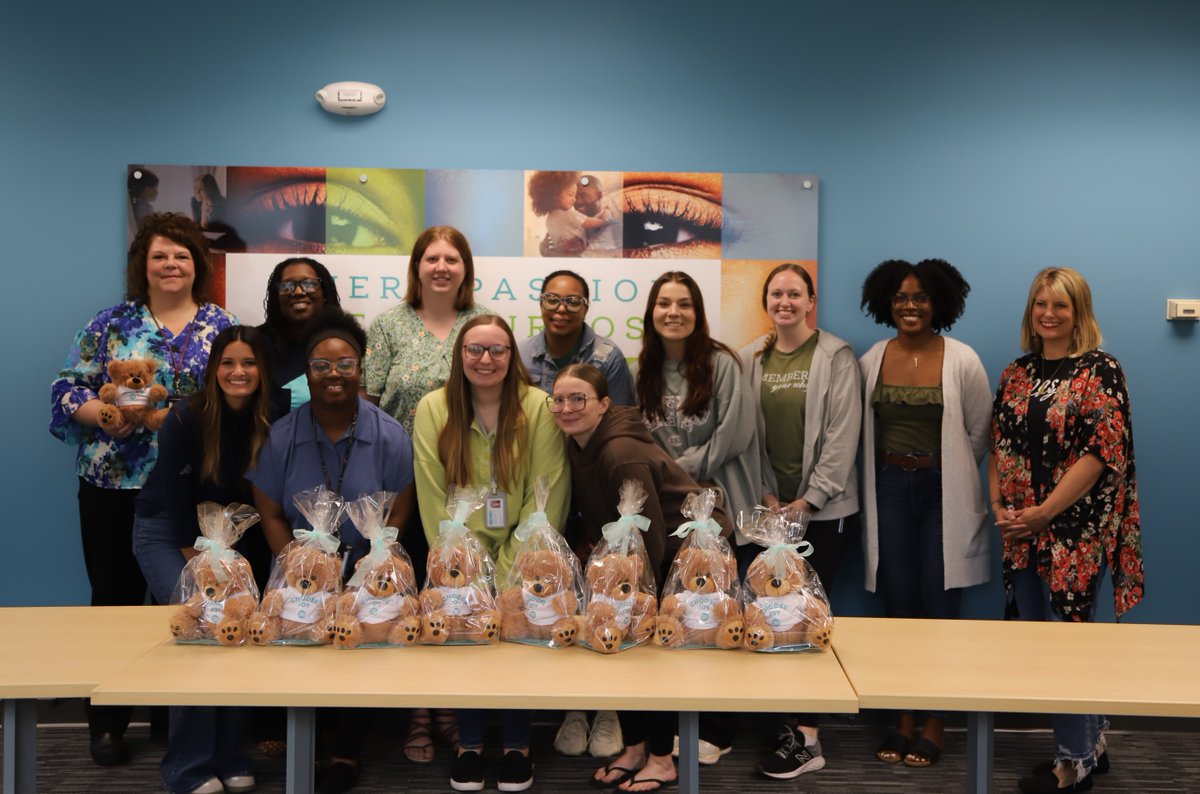 HoyletonYouth's tweet photo. Last week, we were excited to welcome JOY FM to our Fairview Heights office as they delivered boxes of Prayer Bears to our Foster Care department. Sometimes, a comfort item makes all the difference!

THANK YOU to JOY FM and their generous listeners for making this possible! https://t.co/OcpkBhQQN6