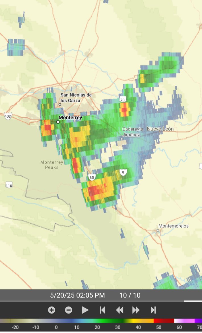 Chubascos y tormentas eléctricas a lo largo de las sierras y carretera nacional a las 14:14 horas Mayo 20.