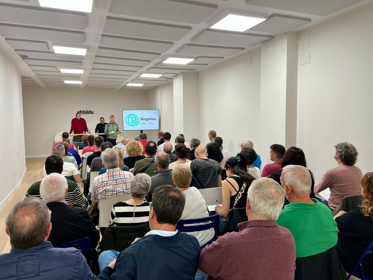 Eraldaketa ekosozialaren harira EH Bilduren #Bizigintza proposamena ezagutzeko #Bizkaia|n garatu dugun aurkezpen fasea bukatuta dago.

Uribe Kosta, Busturialdea, Bilbo eta Ezkerraldeko solasaldien irudiak dituzue.

Urge abordar la transformación ecosocial de manera conjunta.