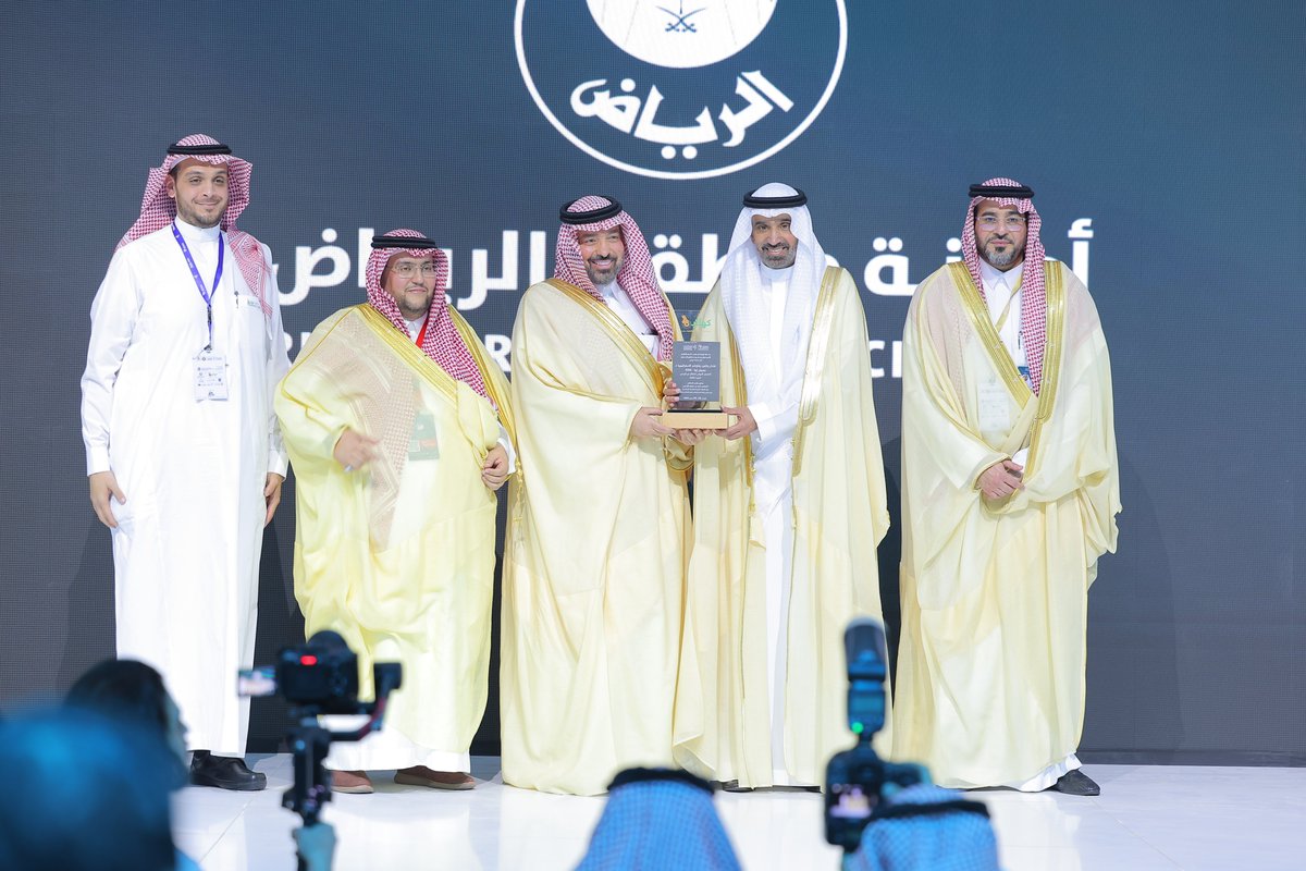 Alsuwaillem's tweet image. في ختام المعرض الدولي للقطاع غير الربحي #IENA_EXPO؛ نتقدم بالشكر والتقدير إلى صاحب السمو الملكي الأمير فيصل بن بندر بن عبدالعزيز، أمير منطقة الرياض، على رعايته للمعرض، كما نتقدم بالشكر والتقدير لمعالي وزير الموارد البشرية والتنمية الاجتماعية م. أحمد بن سليمان الراجحي رئيس مجلس