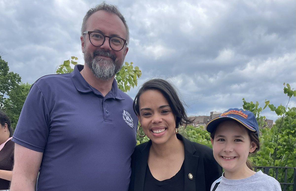 Great day to help re-elect a tough-as-nails advocate for the 14th CD. <a href="/PiSanchezNYC/">Pierina Sanchez NYC</a> has spent 4 years fighting for working families and we need her for 4 more!  Primary is 6/24.  Elect the people that are going to fight for you!@CentralLaborNYC <a href="/NYCLaborVotes/">@NYCLaborVotes</a> #nyclaborvotes #1u