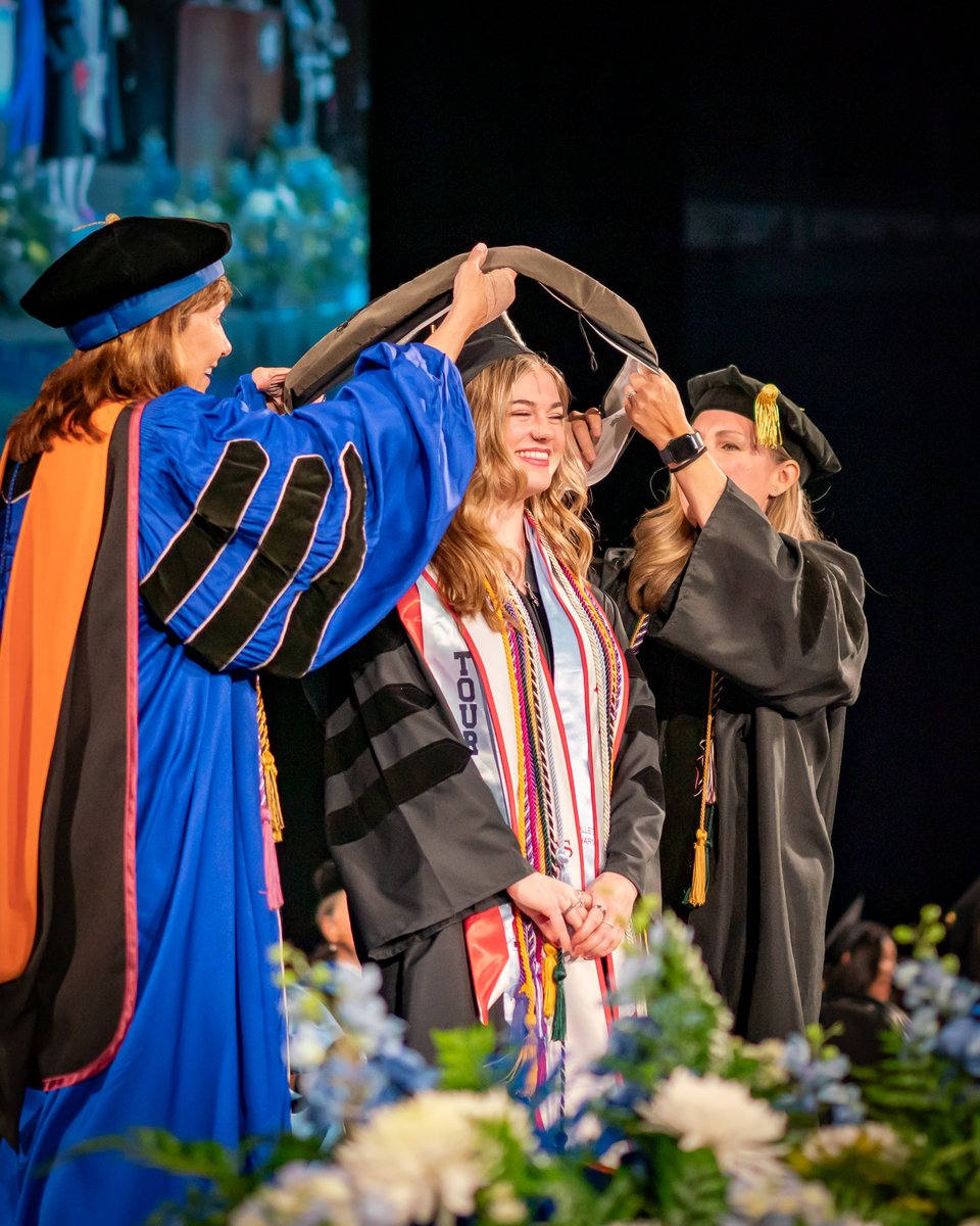 universityofri's tweet photo. From chemistry to care 💊 Congratulations to the URI College of Pharmacy #ClassOf2025! 🎓

@URI_Pharmacy #RhodyGrad #RhodyGrads #URI2025 #GoRhody #Commencement #Graduation https://t.co/zpiTBwDxe9