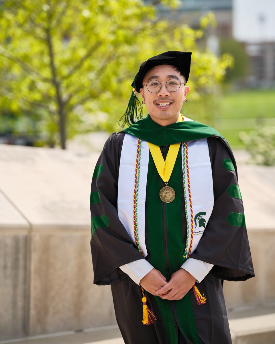 MSU College of Human Medicine (@msumd) on Twitter photo Before medical school, Brandon spent 5 years working at @bhcfh Boston Health Care for the Homeless. That experience sparked his passion for patient care. Now, he’s headed to <a href="/UVMMedCenter/">UVM Medical Center</a> for a psychiatry residency.
Read his story: go.msu.edu/brandon Before medical school, Brandon spent 5 years working at @bhcfh Boston Health Care for the Homeless. That experience sparked his passion for patient care. Now, he’s headed to <a href="/UVMMedCenter/">UVM Medical Center</a> for a psychiatry residency.
Read his story: go.msu.edu/brandon