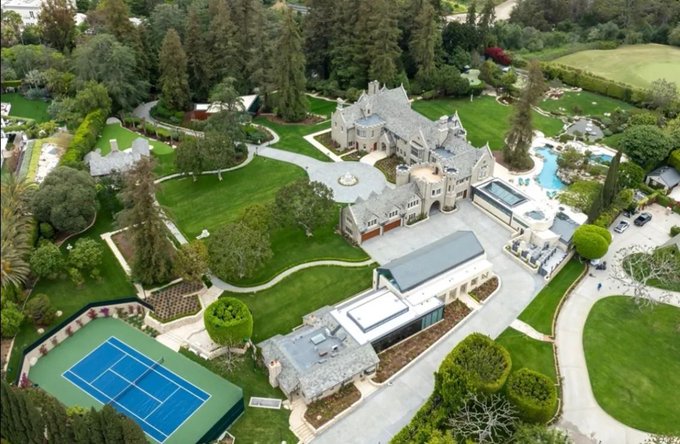 Nuova playboy mansion