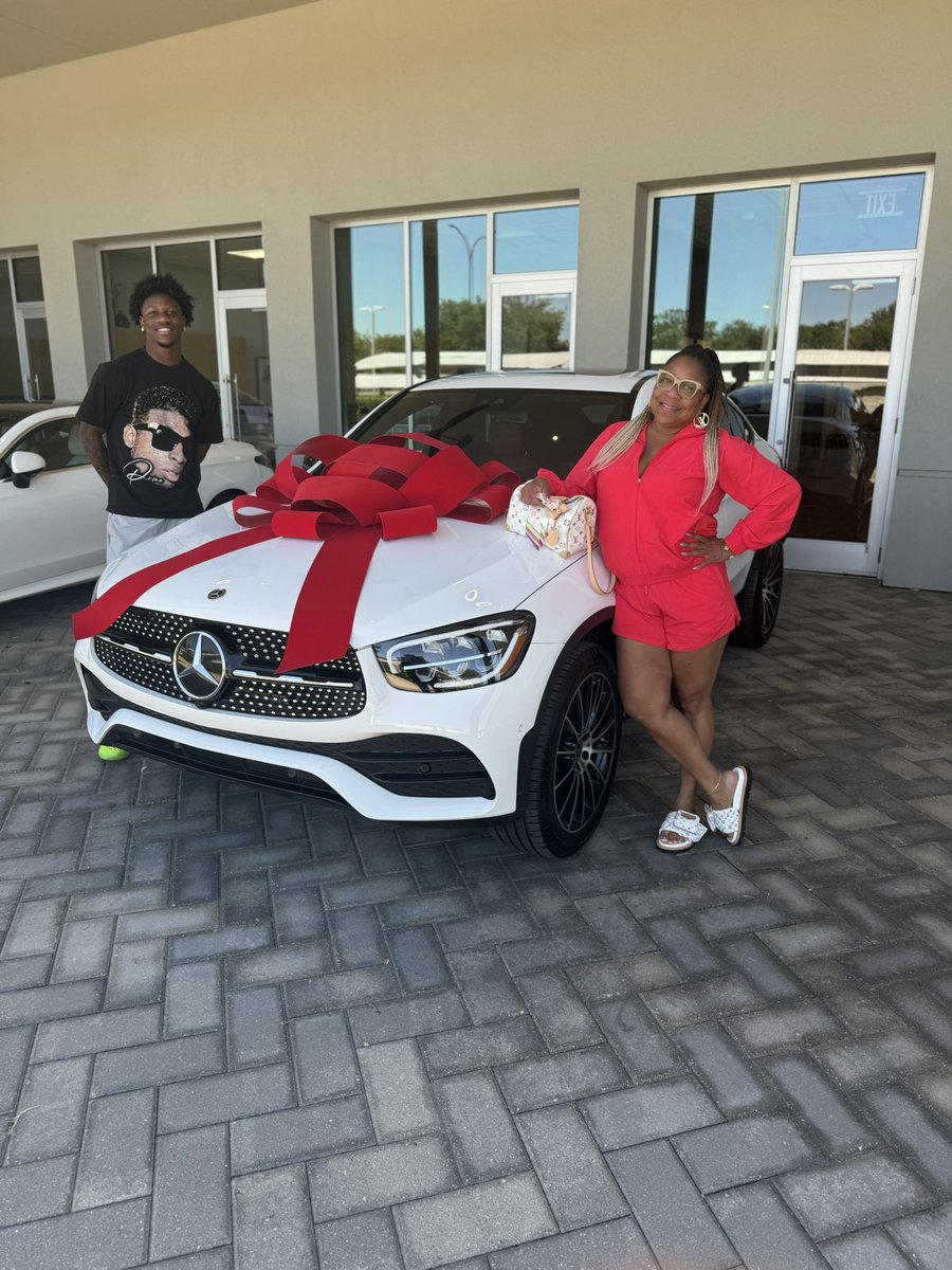 To God be the Glory, thank you son for always making sure your momma is taken care of… ❤️❤️❤️❤️ <a href="/Pres1dential/">Keelon “Dot em” Russell</a>