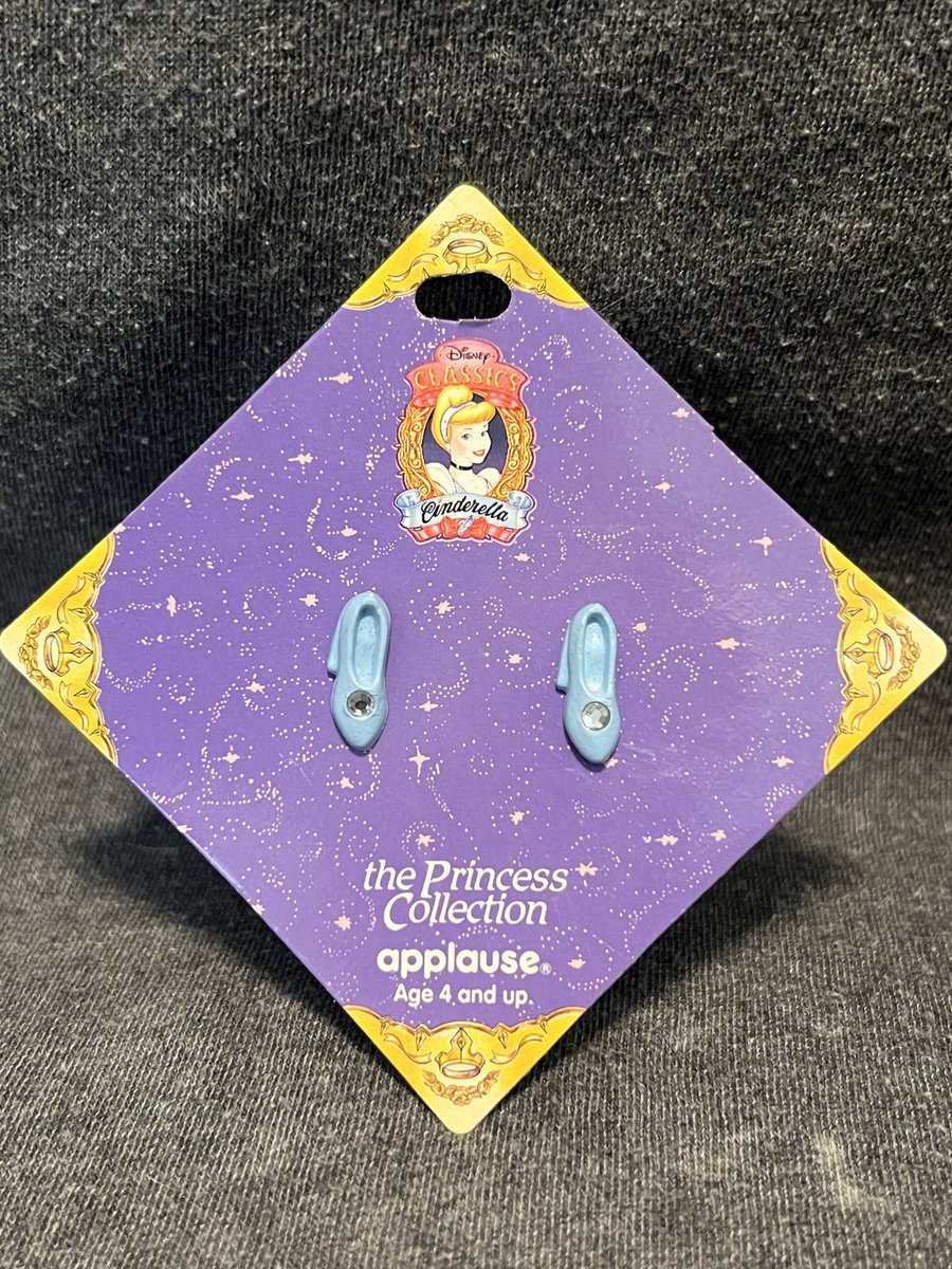 TeriE's tweet photo. RARE #DisneyPrincess Cinderella #GlassSlipper Earrings #Applause VINTAGE 90s NWT
https://t.co/ZEyljJopzR
#vintagedisney #disneyjewelry #disneygifts #cinderella #disneyearrings #disneystyle #disneyaccessories #vintage90s #raredisney #RARE #HTFdisney #collectibles #disneyana https://t.co/hkcoemvjIU
