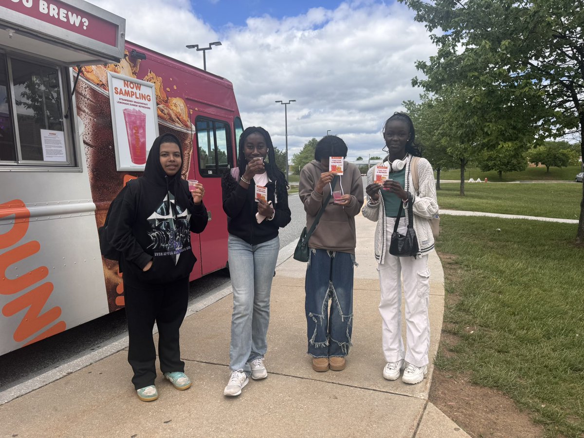 New Town High School (@nths_titans) on Twitter photo Thank you <a href="/dunkindonuts/">Dunkin'</a> π© Thank you <a href="/dunkindonuts/">Dunkin'</a> π©